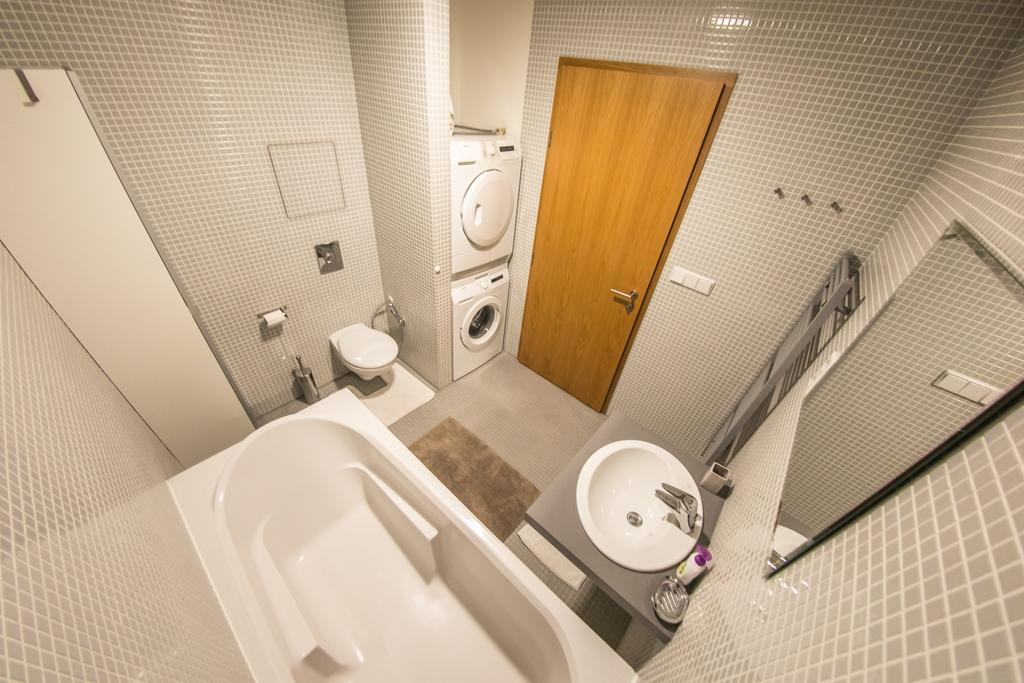 Apartment Korunni Dvur 130M2, 2 Free Parkings Прага Екстер'єр фото