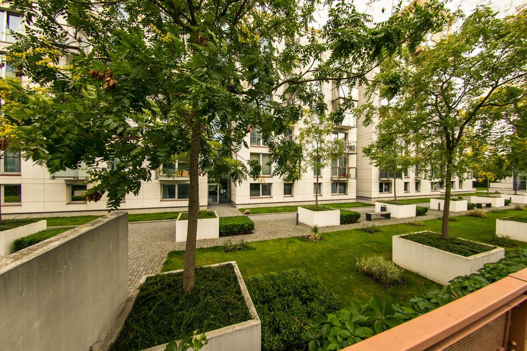 Apartment Korunni Dvur 130M2, 2 Free Parkings Прага Екстер'єр фото