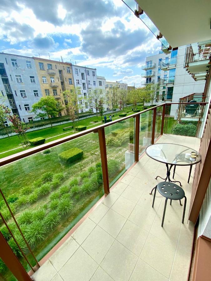 Apartment Korunni Dvur 130M2, 2 Free Parkings Прага Екстер'єр фото
