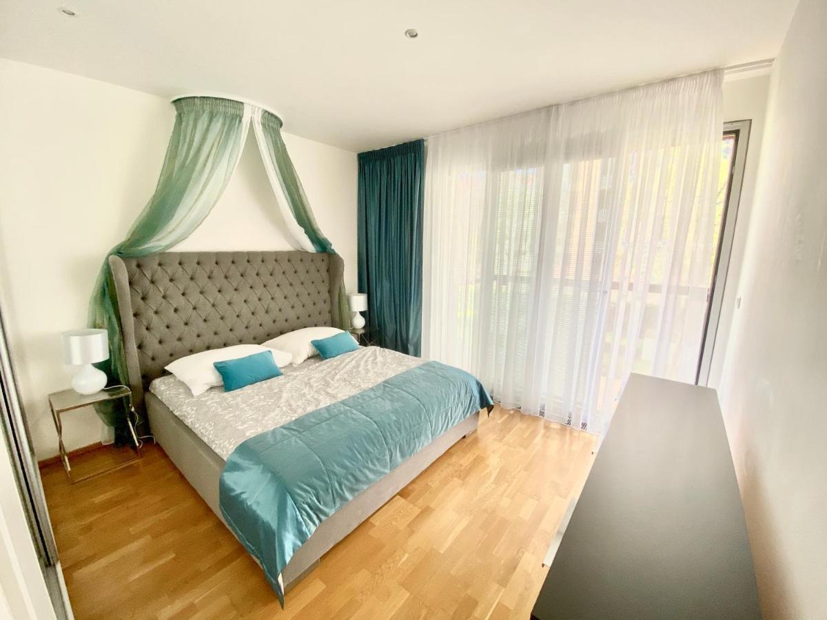 Apartment Korunni Dvur 130M2, 2 Free Parkings Прага Екстер'єр фото