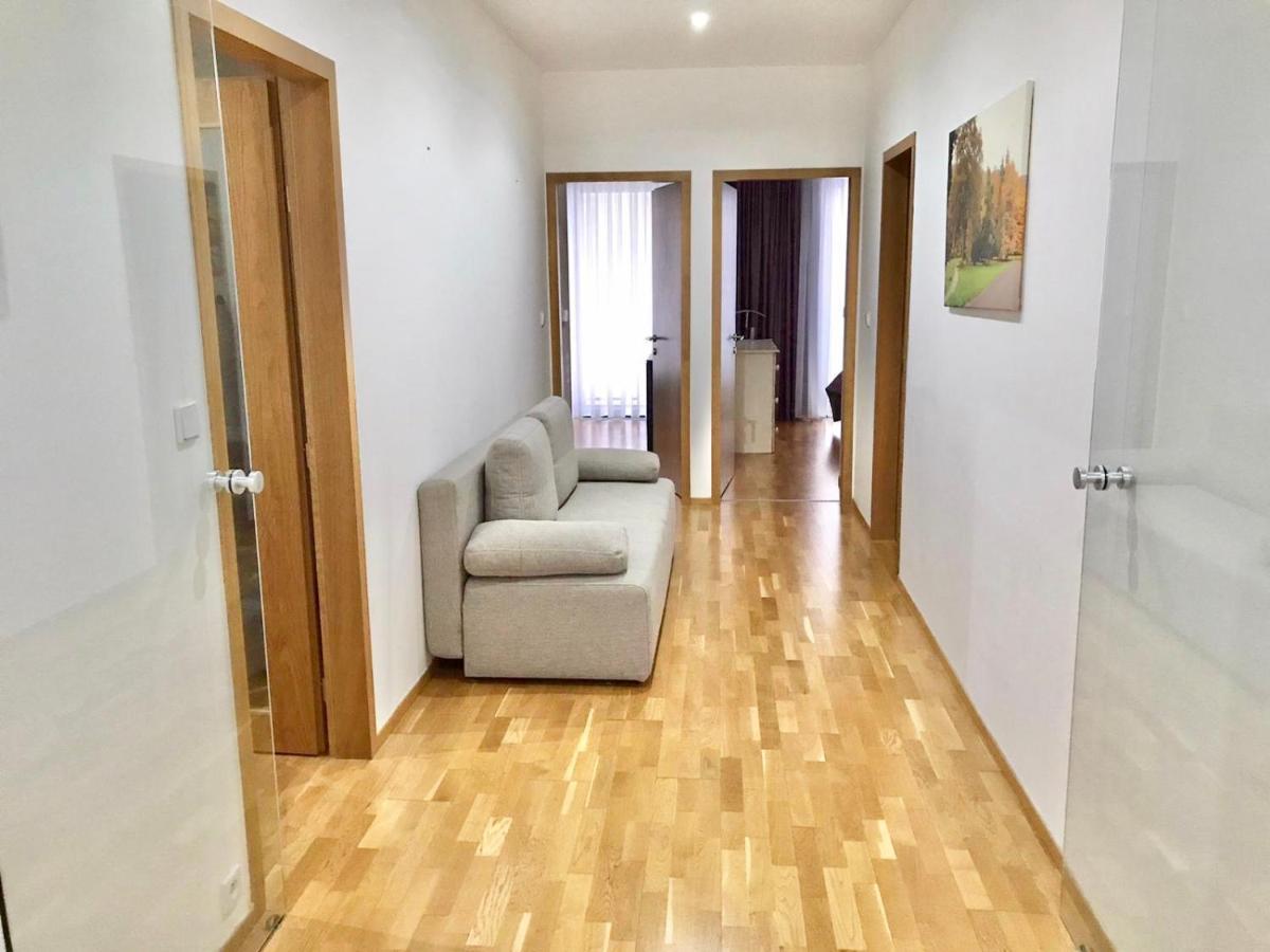 Apartment Korunni Dvur 130M2, 2 Free Parkings Прага Екстер'єр фото