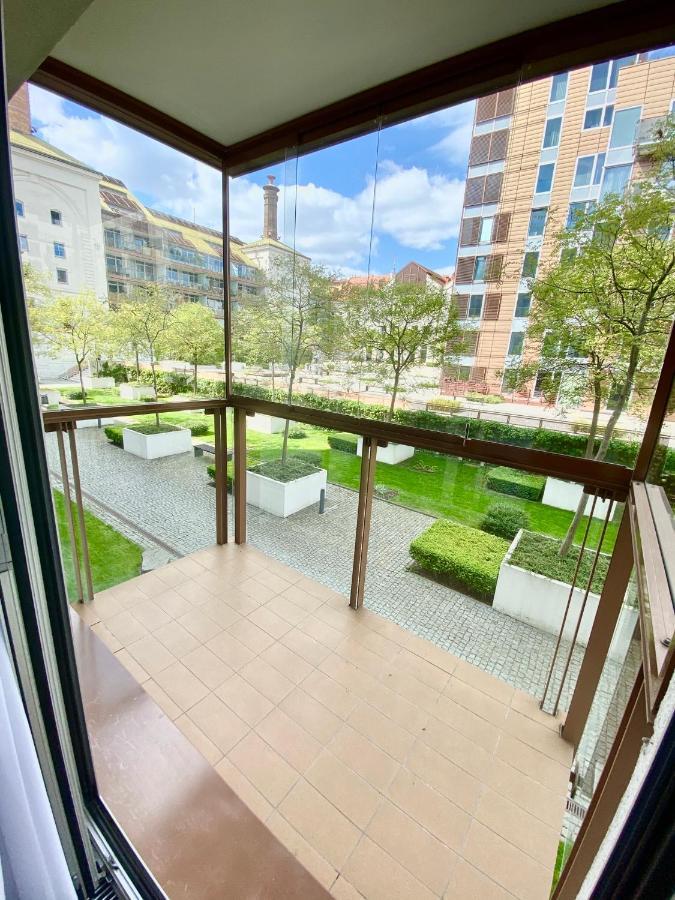 Apartment Korunni Dvur 130M2, 2 Free Parkings Прага Екстер'єр фото
